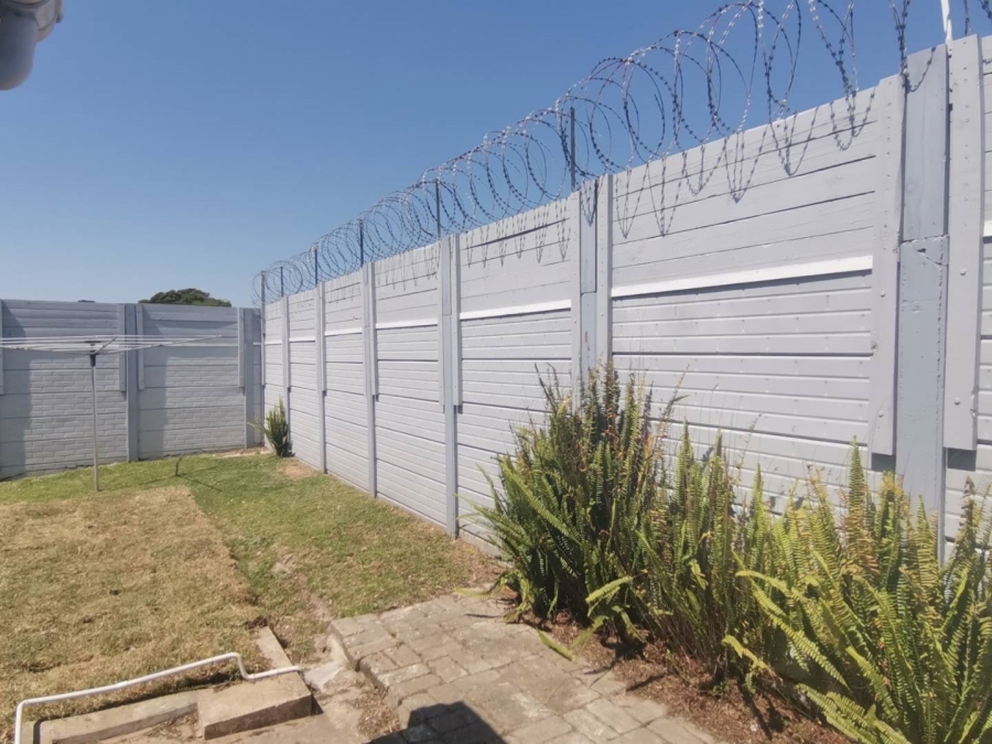 2 Bedroom Property for Sale in Sherwood Eastern Cape